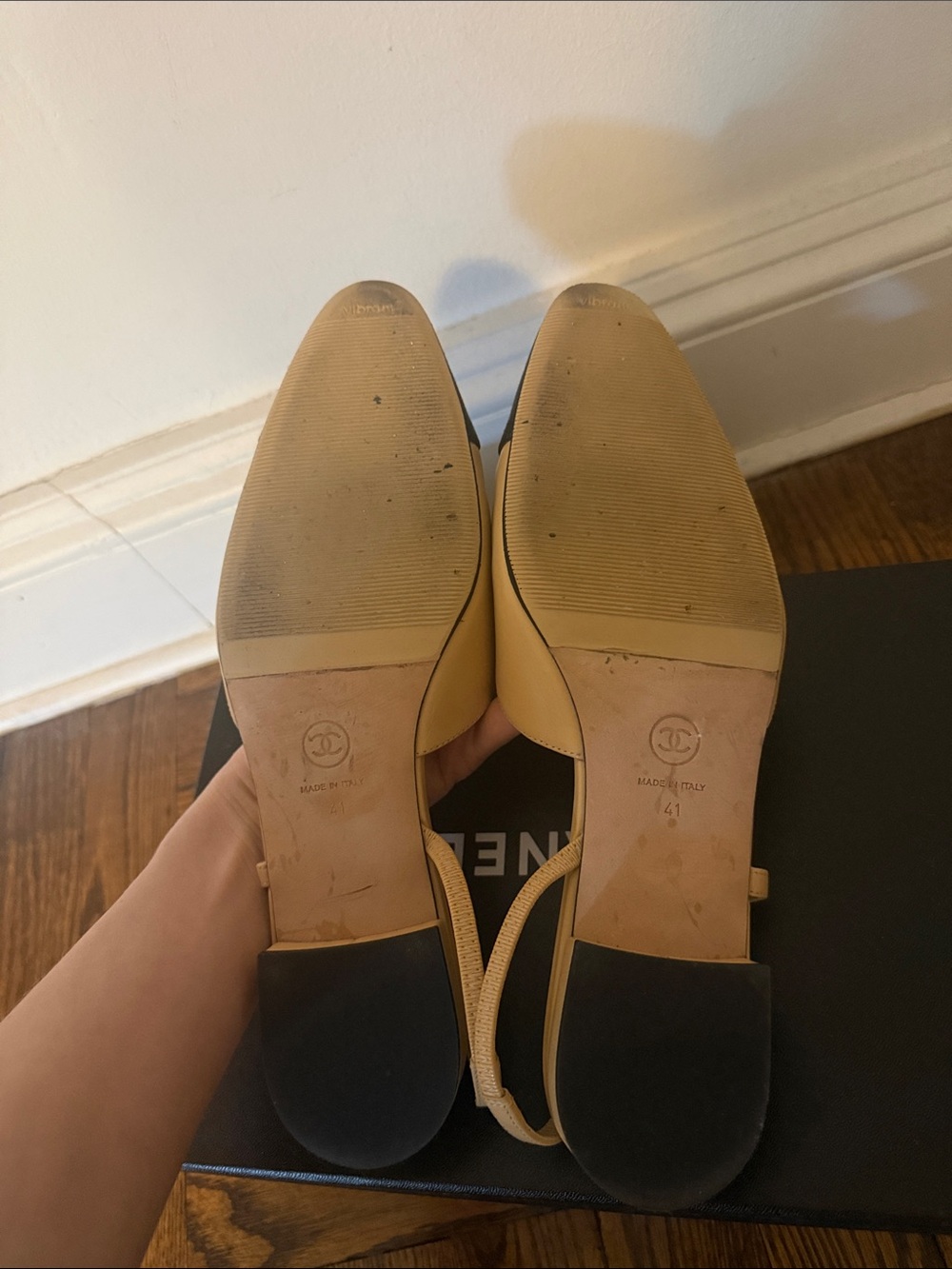 Chanel Slingback Flats in Beige & Black - Size 41 - Picture 11 of 11